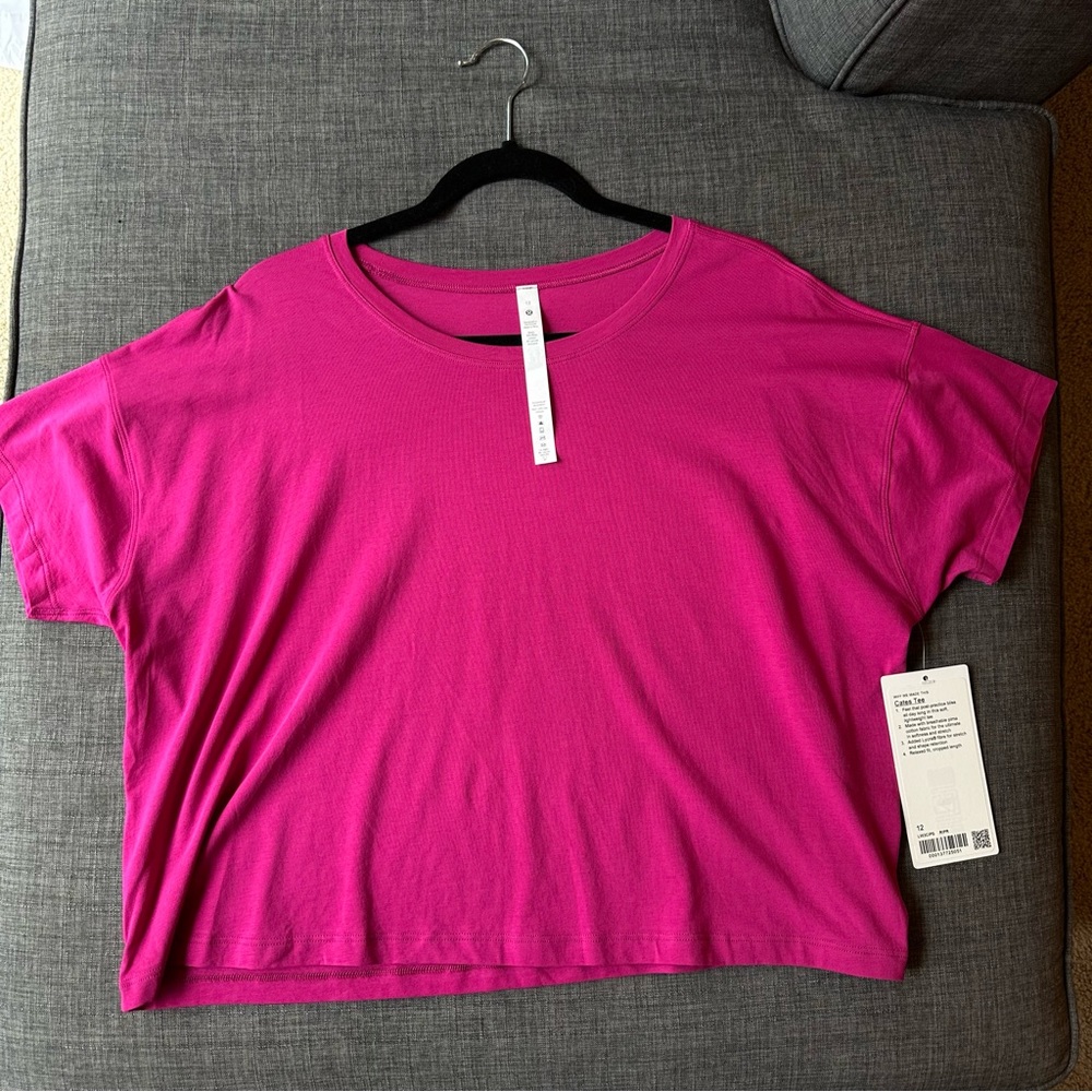 NWT Lululemon Cates T-Shirt, Color: Ripened Raspberry, sz 12